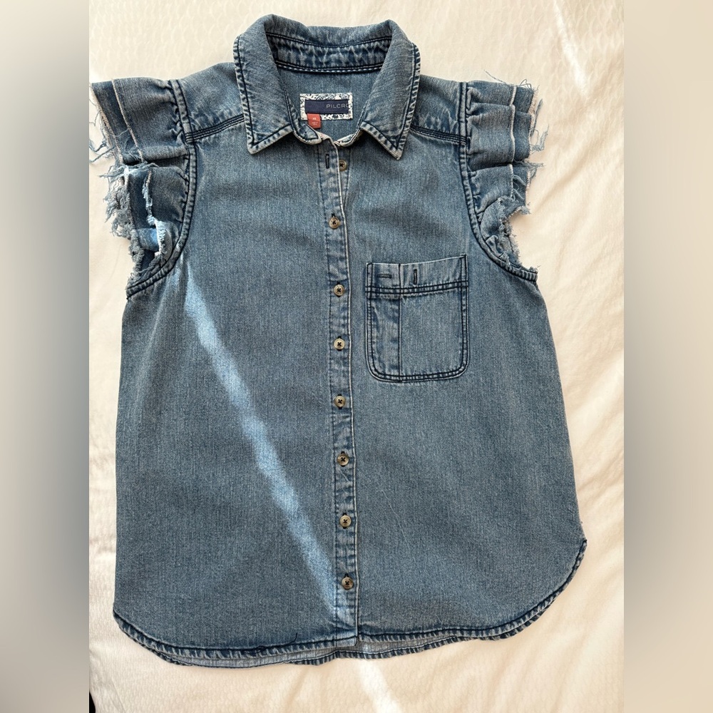 Pilcro women’s' Denim Button-Front Sleeveless Shirt in Blue